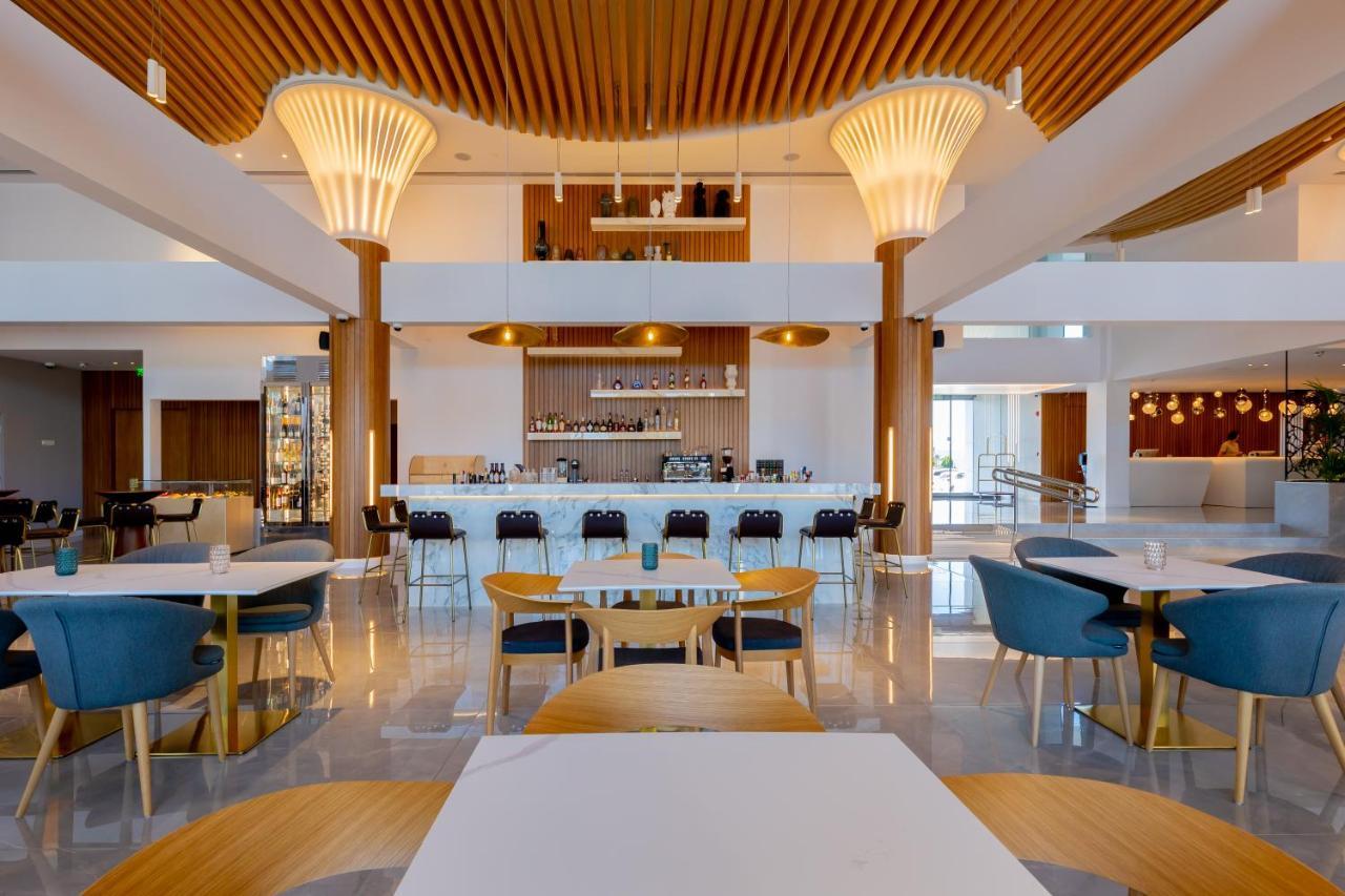 Radisson Beach Resort Ларнака Экстерьер фото