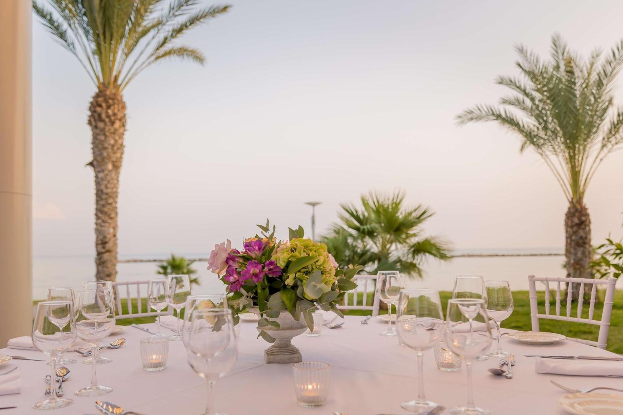 Radisson Beach Resort Ларнака Экстерьер фото