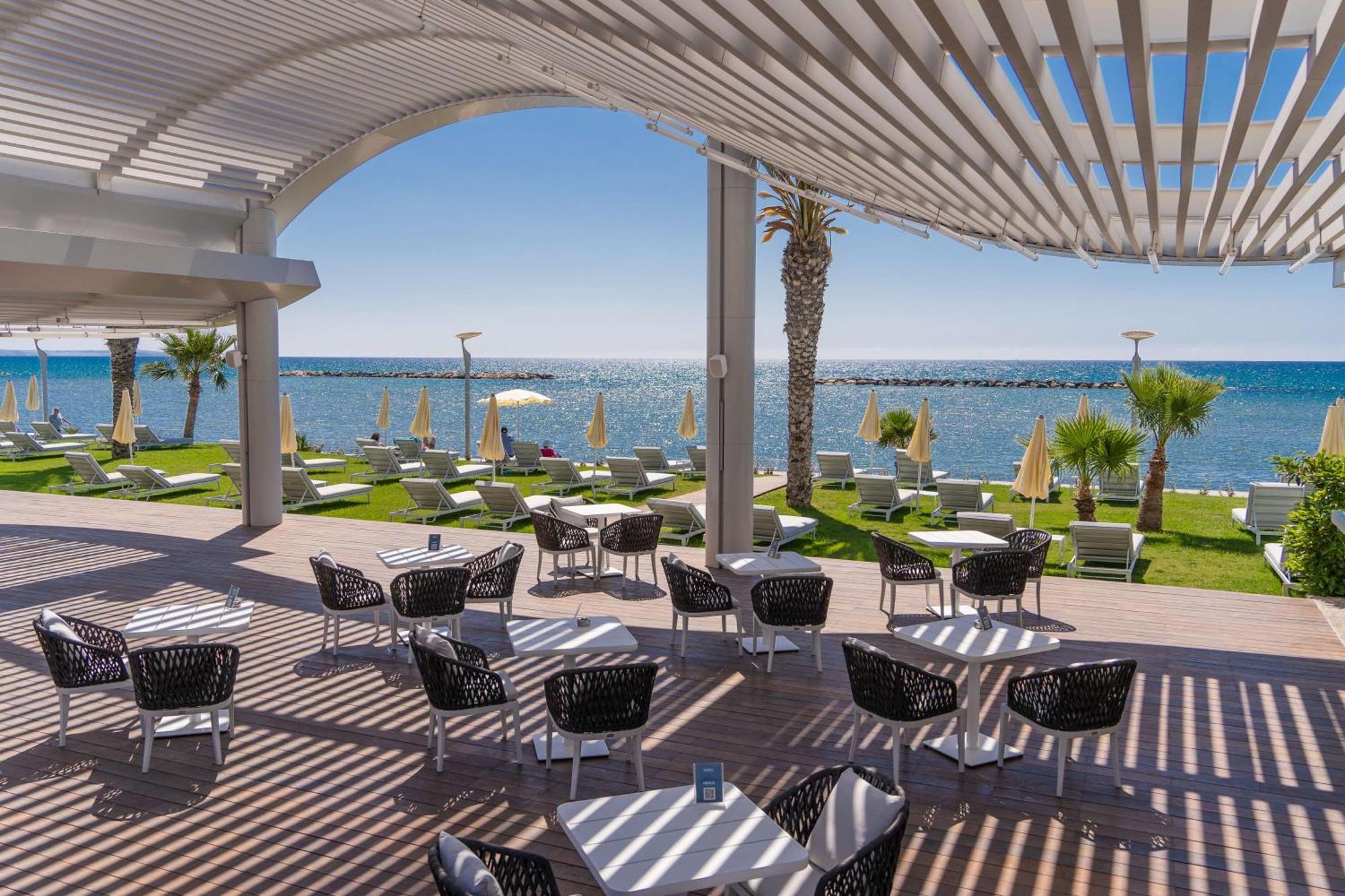 Radisson Beach Resort Ларнака Экстерьер фото