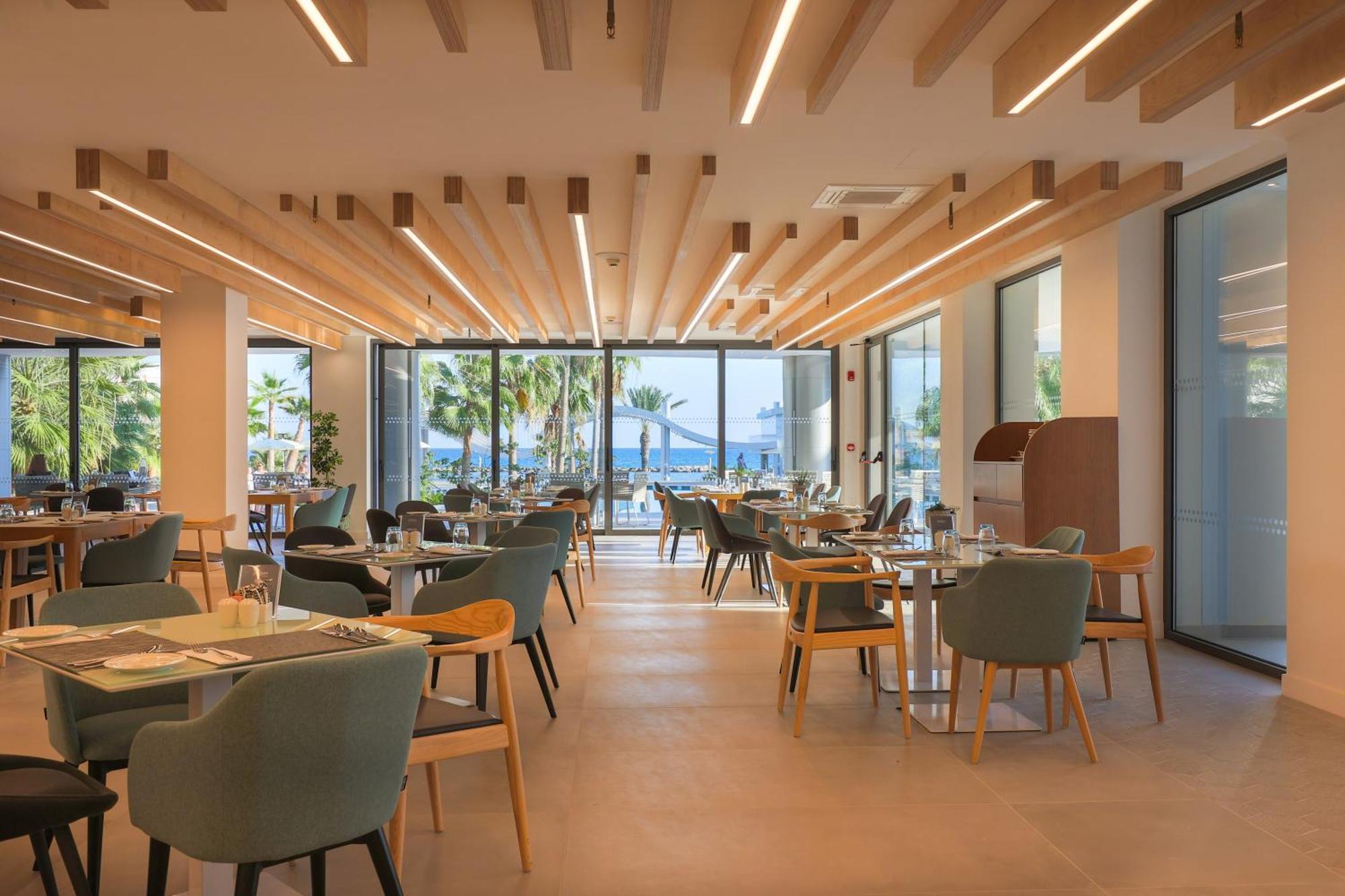 Radisson Beach Resort Ларнака Экстерьер фото