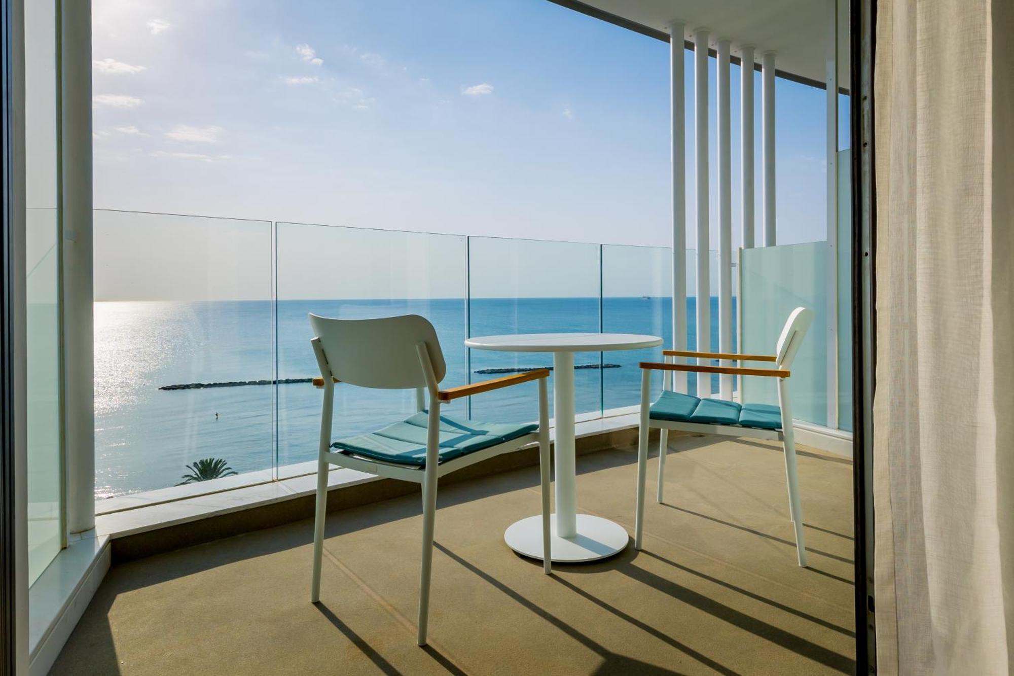 Radisson Beach Resort Ларнака Экстерьер фото