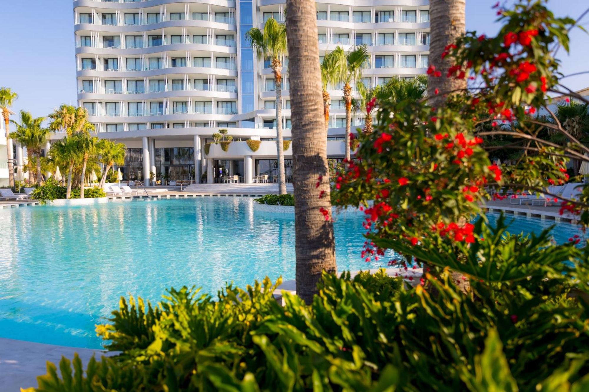 Radisson Beach Resort Ларнака Экстерьер фото