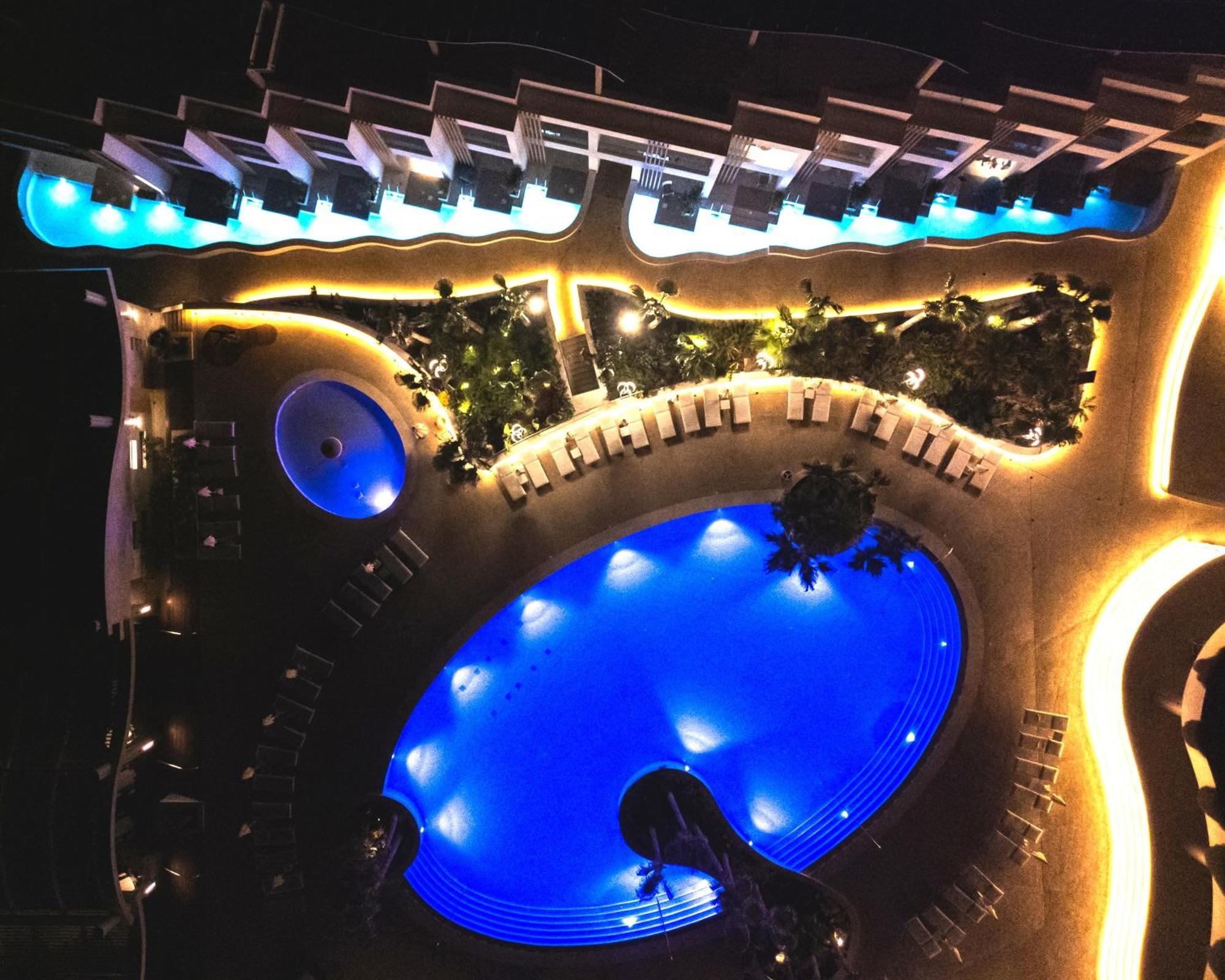 Radisson Beach Resort Ларнака Экстерьер фото